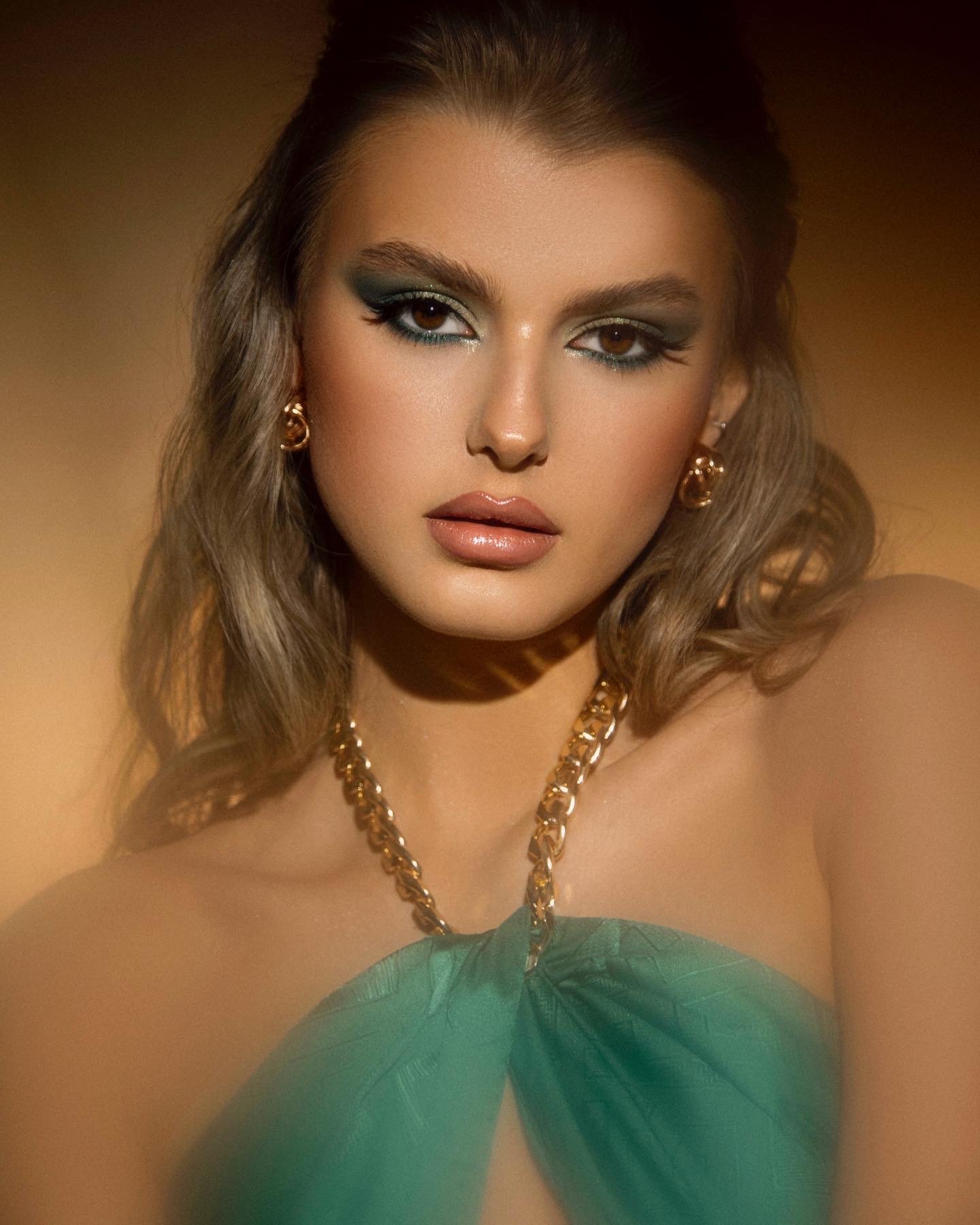 Nuni Paiers portfolio image 5 - lifestyle modeling